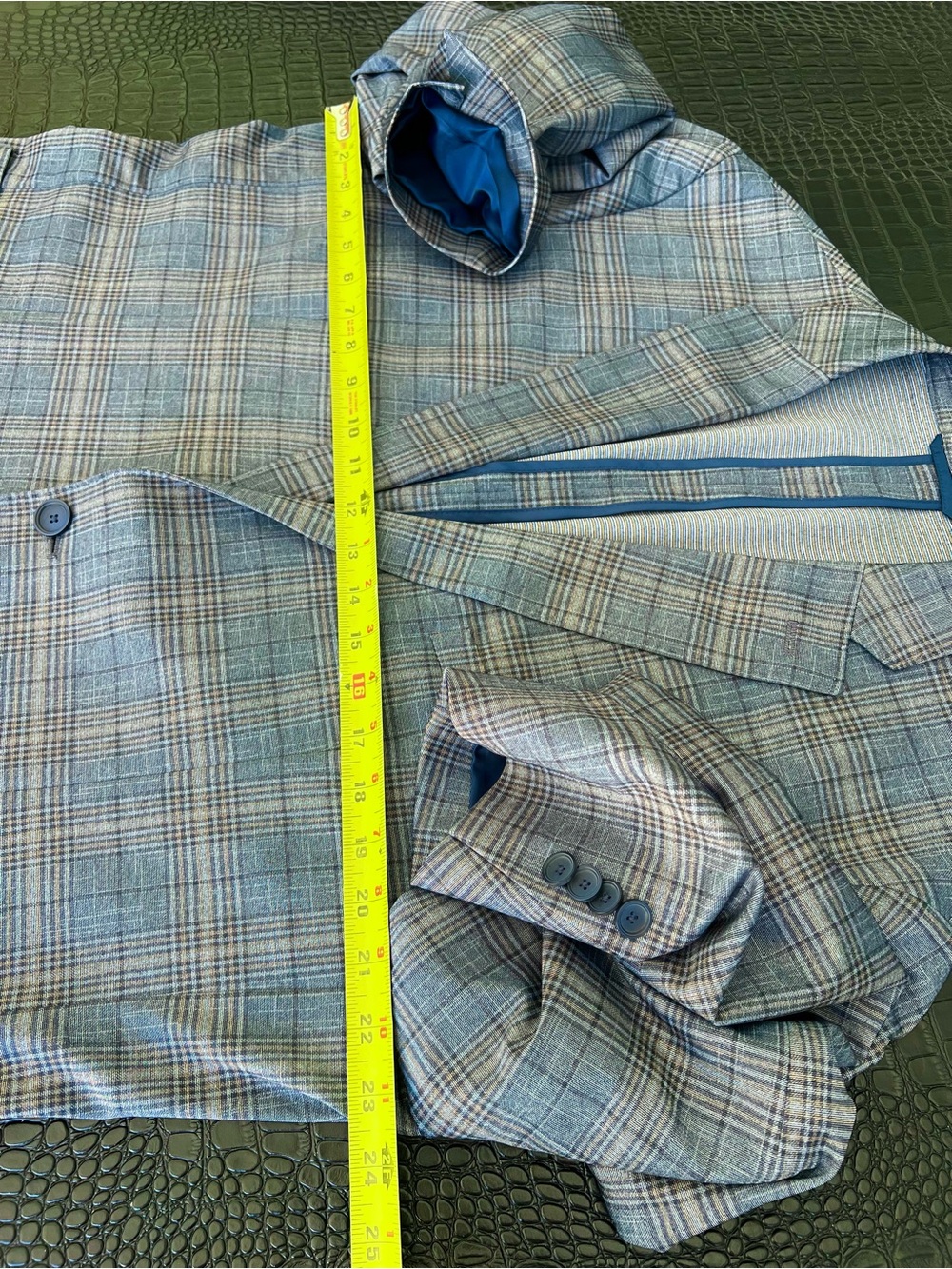 Wrinkle Free Stretch Soft Men's Plaid Blazer - Sport Coat - Picture 13 of 14